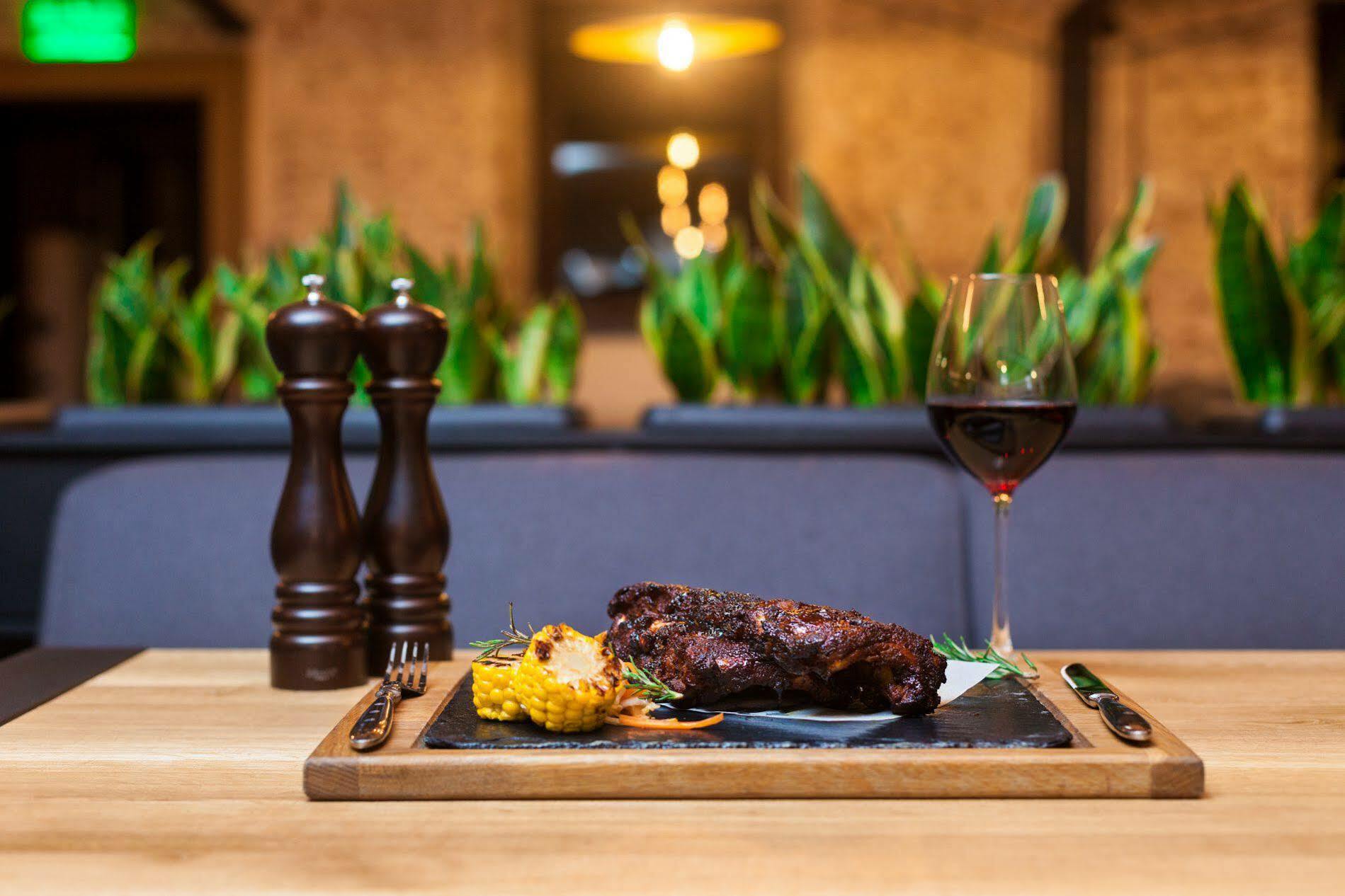 FERENC Hotel&Restaurant Lviv Kültér fotó